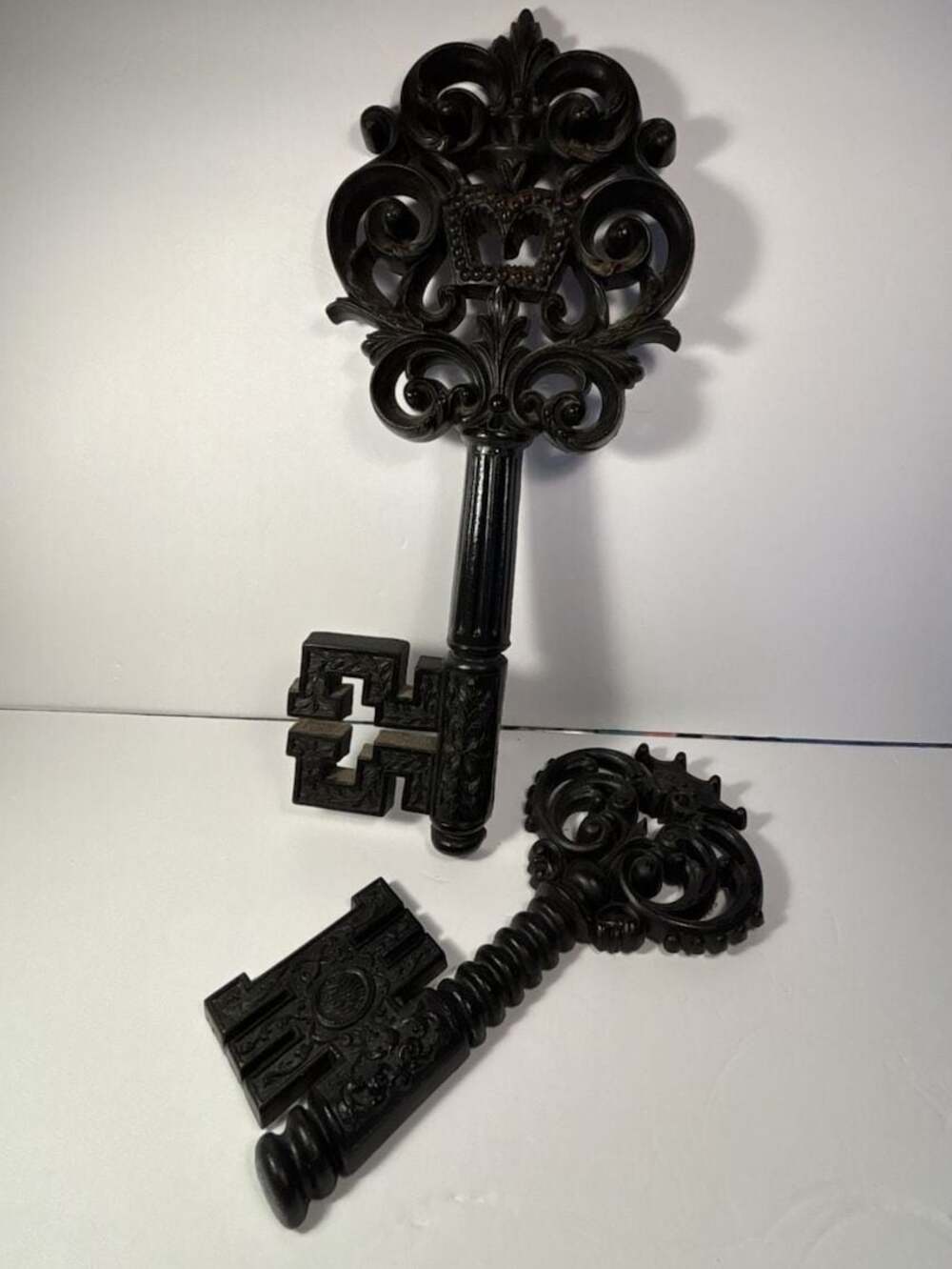 Vintage Syroco Mid Century Black Ornate Decorative Wall Key Plaques Set of 2